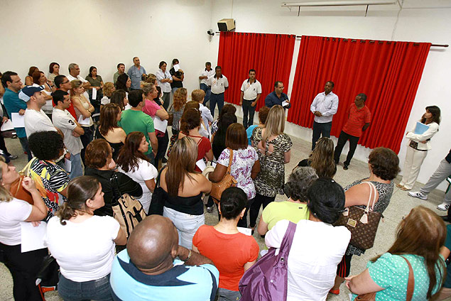 Servidores da sade em assembleia na sede do sindicato da categoria em Ribeiro Preto