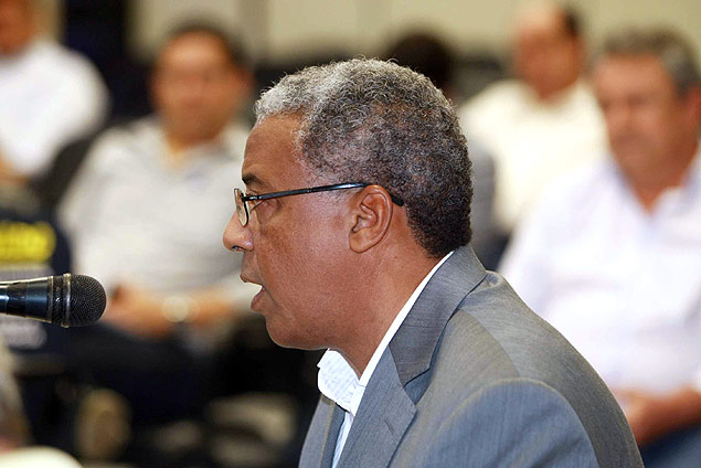 O superintendente interino do Daerp, Marco Antonio dos Santos, presta esclarecimentos na CEE do departamento da Cmara