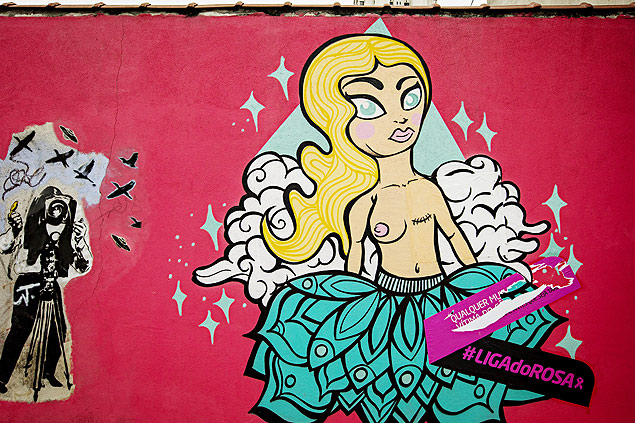 Grafite contra o cncer de mama em parede na rua Dr. Francisco Figueiredo Barreto, no bairro Pompeia