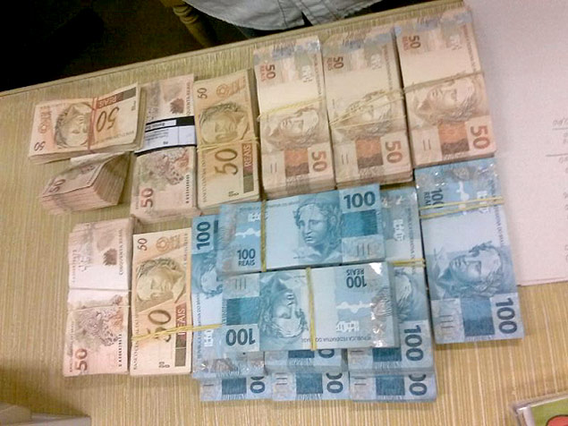 Promotoria encontra R$ 88 mil em dinheiro em cofre de escritrio usado por auditores investigados em SP