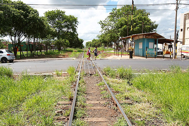 Trecho de ferrovia em Ribeiro Preto; passagem no oferece segurana a moradores da regio