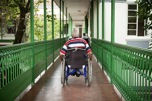 Paciente que chegou há 12 anos a hospital sem documentos; pelo menos 117 pacientes "sem nome" vivem em hospitais paulistas