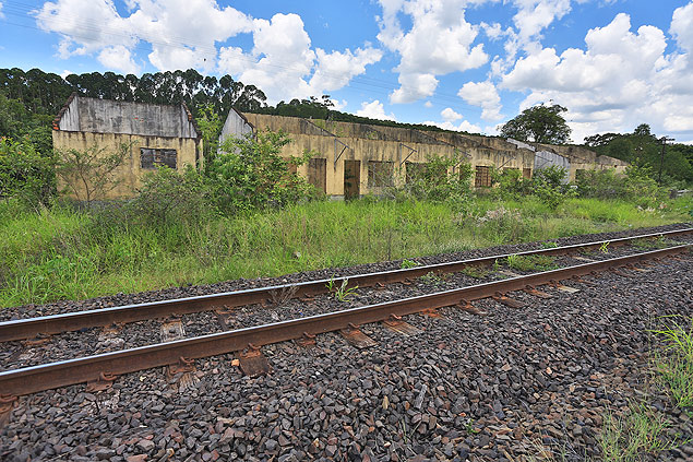 Estao ferroviria Santos Dumont, na cidade de Santa Rosa do Viterbo (interior de So Paulo), que hoje est abandonada