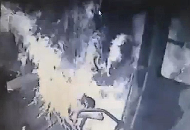 Reproduo do vdeo que mostra menina de seis anos queimada durante ataque a nibus em So Lus