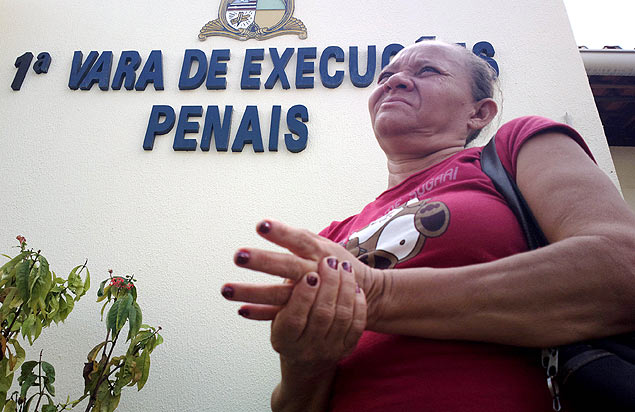 Dinaleia de Jesus Castro Mendes, 41, me de detento com transtorno mental em So Lus (MA)