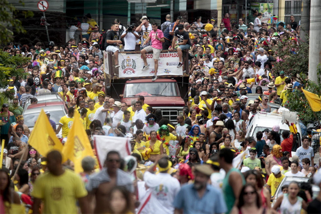 Desfile do bloco dos Esfarrapados no Carnaval passado na regio central de So Paulo