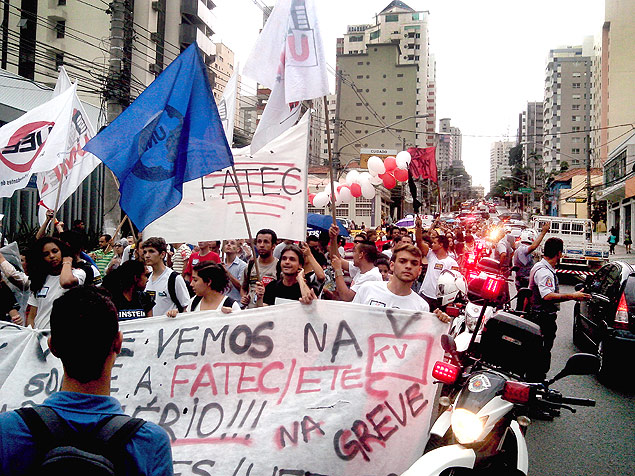 Protesto de professores de Fatecs e Etecs na Brigadeiro Lus Antnio, em direo  Alesp 