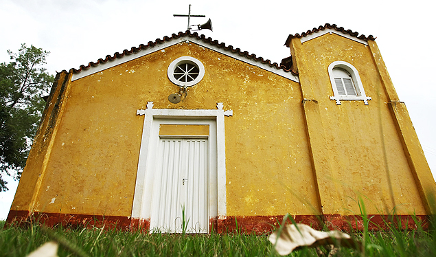 Igreja com mais de cem anos corre o risco de ser demolida em fazenda que pertence  Usina Santa Cruz