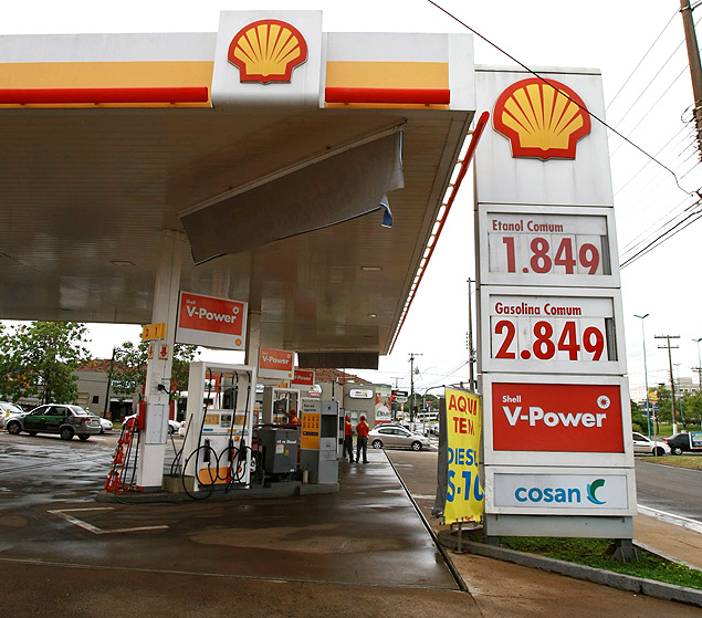 Posto de combustvel em Franca (SP) com etanol a R$ 1,85 em abril; a cidade  a primeira da regio a apresentar queda de preos na safra 2014/2015