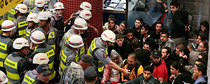 Policiais na estação Butantã do Metrô (Fábio Braga/Folhapress) Policiais na estação Butantã do Metrô (Fábio Braga/Folhapress)