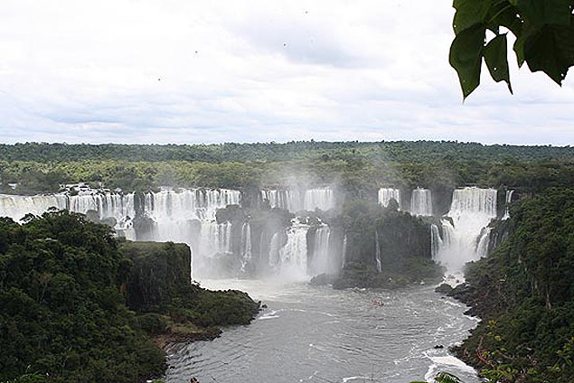 Vista das cataratas do Iguau, no parque nacional no Paran, patrimnio da humanidade
