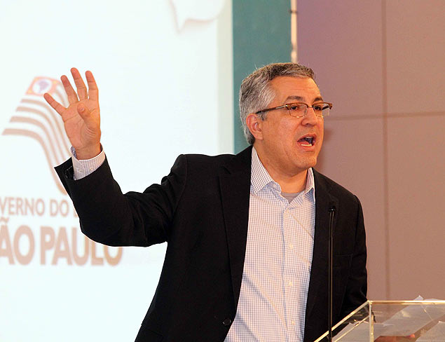 O pr-candidato do PT ao governo do Estado de So Paulo, Alexandre Padilha, durante evento em Ribeiro Preto (SP)