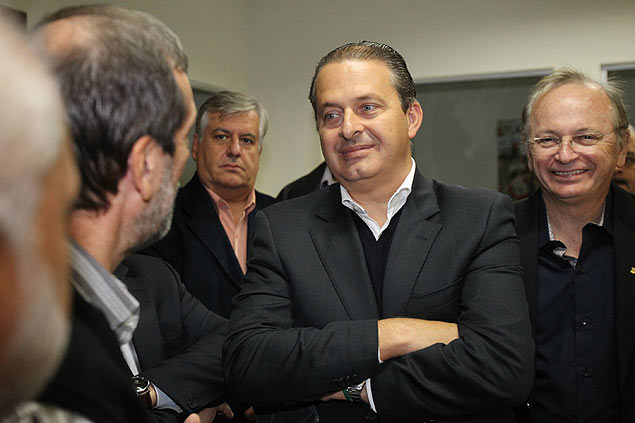 O deputado federal Marco Aurlio Ubiali ( dir.), ao lado de Eduardo Campos, em Franca