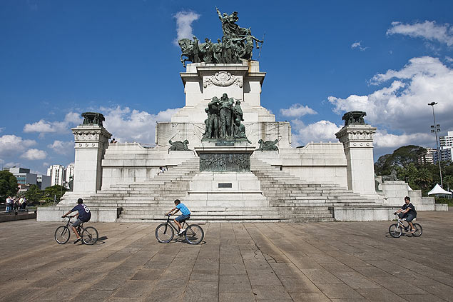 Monumento  Independncia, onde pea de bronze foi furtada; ainda no h pistas dos criminosos