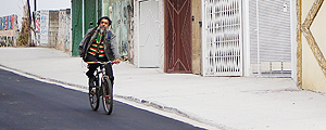 Calçada que será transformada em ciclovia (Zanone Fraissat/Folhapress) Calçada que será transformada em ciclovia (Zanone Fraissat/Folhapress)