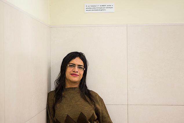 A transexual Aline Freitas, 34, no shopping Center 3, na regio central de So Paulo