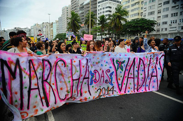 Ativistas promovem a Marcha das Vadias no Rio