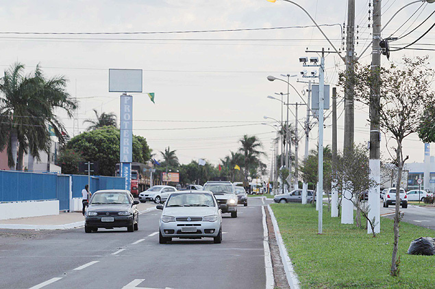 Radar na avenida Engenheiro Necker Camargo, para monitorar o trnsito de Barretos