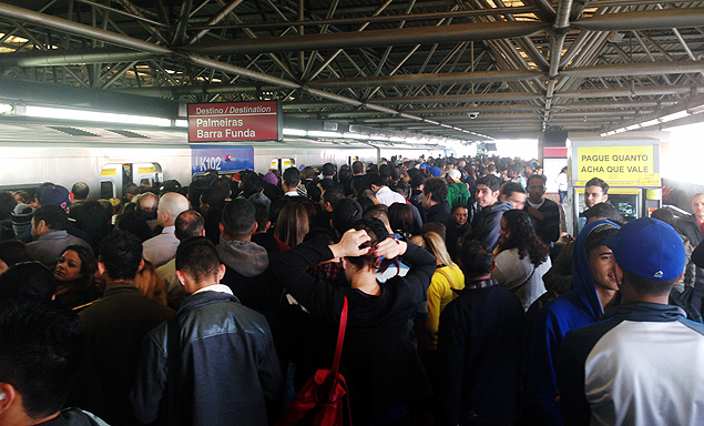 Um problema em um trem afetou os passageiros da linha 3-vermelha do Metr na manh desta quinta-feira - estao brs