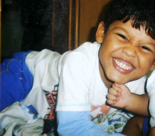 O menino Joo Roberto Amorim Soares, morto a tiros em julho de 2008 
