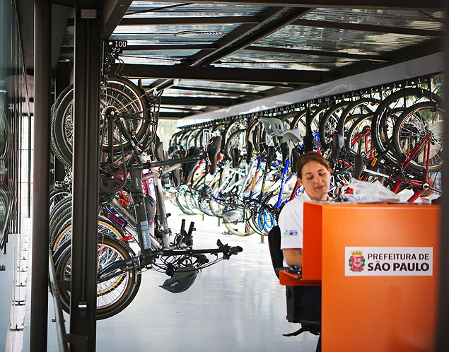 Aps a instalao de ciclovia, aumentou o uso de bicicletas em bicicletrio do largo da Batata