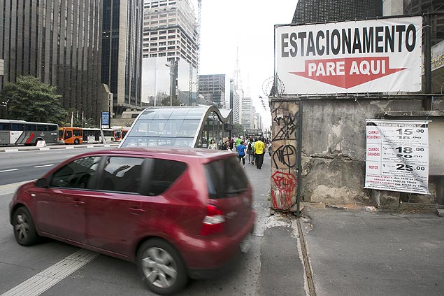 Veculo deixa estacionamento na av. Paulista; Cade investiga suspeita de cartel