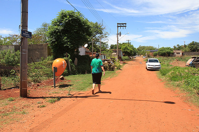 Rua de terra no bairro Vila Elisa que poder ser asfaltada