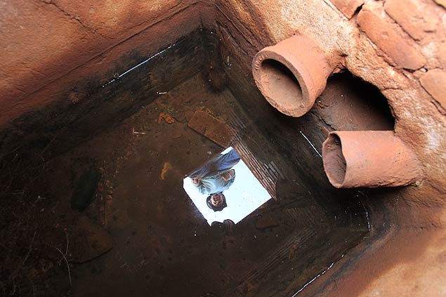 Ponto de captao de gua em mina de Jardinpolis, na regio de Ribeiro Preto, est seco