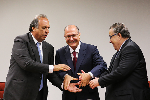 Os governadores Luiz Fernando Pezo, Geraldo Alckmin e Alberto Pinto Coelho, no Supremo