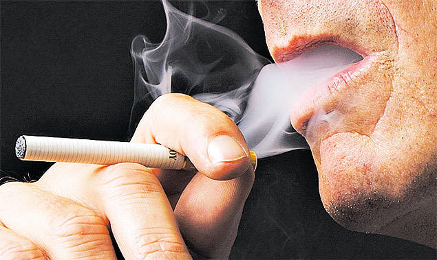 Os dispositivos aquecem um lquido contendo nicotina e o transformam em vapor a ser inalado