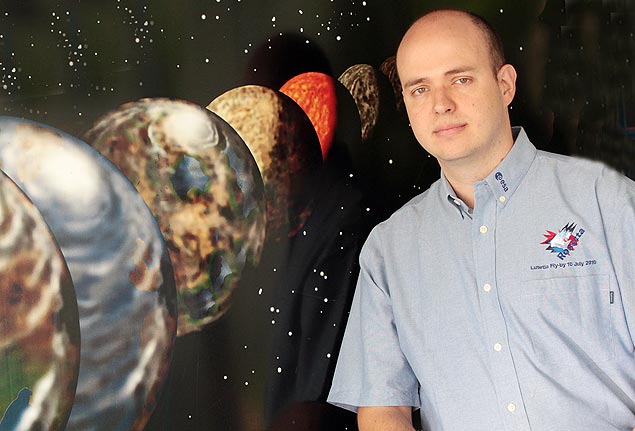 Engenheiro espacial Lucas Fonseca, 30, responsvel por prever situaes adversas, na USP So Carlos