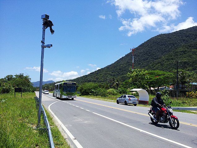 Radar instalado no km 73 da rodovia Rio-Santos,em Ubatuba; fiscalizao ser maior neste vero