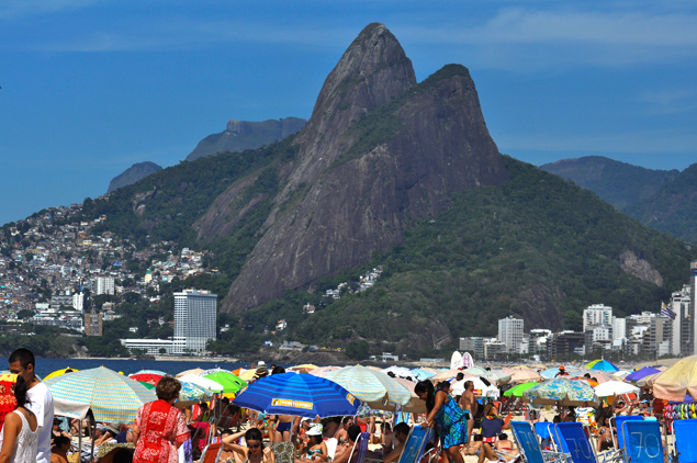 Cidade do Rio de Janeiro tem sensao trmica de 48C em mais um dia de calor; praias ficaram lotadas