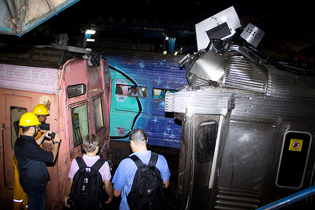 Batida entre dois trens deixa cerca de 40 feridos na Baixada Fluminense