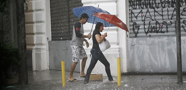 Chuva forte atingiu a capital paulista no fim da tarde desta quinta (8)