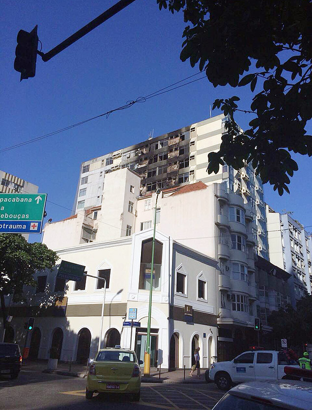 Fachada do prdio incendiado em Ipanema, no Rio; chamas atingiram cinco andares