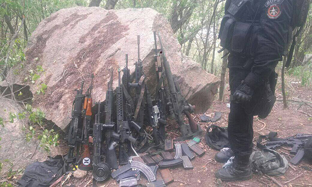 Armas apreendidas nas proximidades do morro do Juramento, na zona norte do Rio de Janeiro