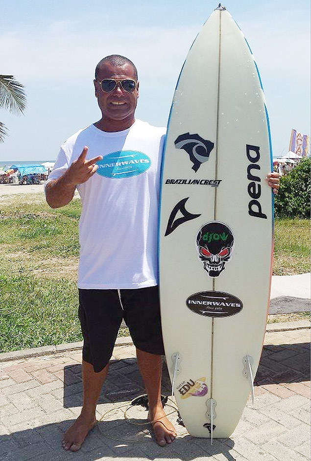 Surfista Renato de Souza, conhecido como 