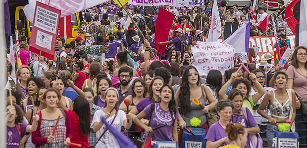 Ato que reuniu vrios movimentos sociais em torno do dia internacional de luta pelos direitos das mulheres