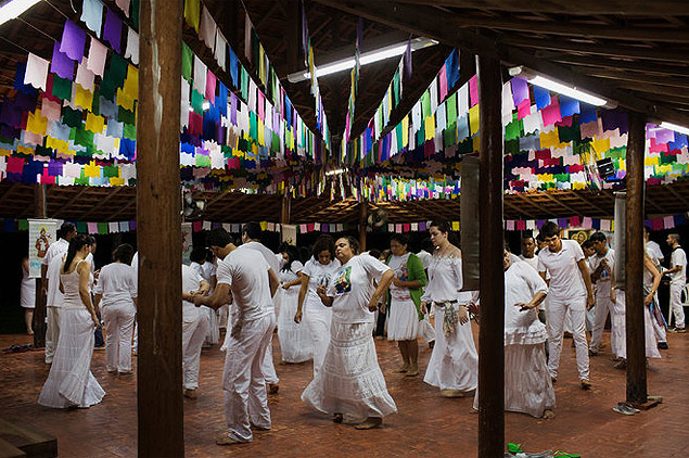 Presos com autorização para saída visitam templo em Ji-Paraná (RO)