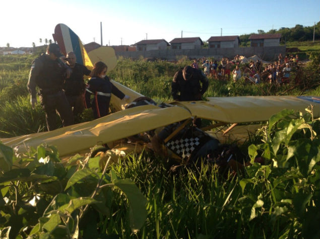 Avio monomotor que caiu no municpio de Cear-Mirim, na regio metropolitana de Natal (RN)
