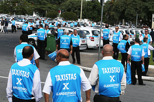 Taxistas protestam contra aplicativo Uber em So Paulo