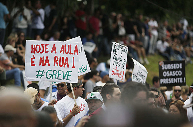 Manifestao dos professores em greve em So Paulo