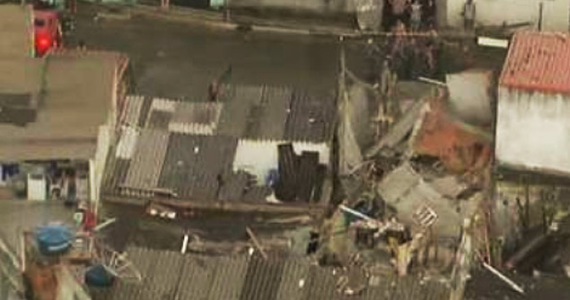 Exploso de gs causa desabamento de casa em Suzano