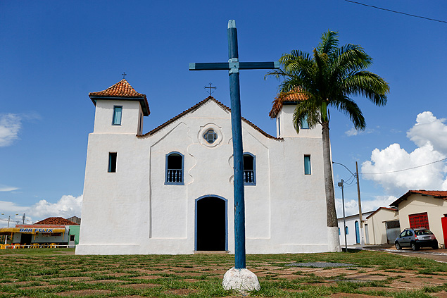 Igreja de Nossa Senhora do Rosrio, em Luzinia (GO), onde est enterrado Jos de Souza