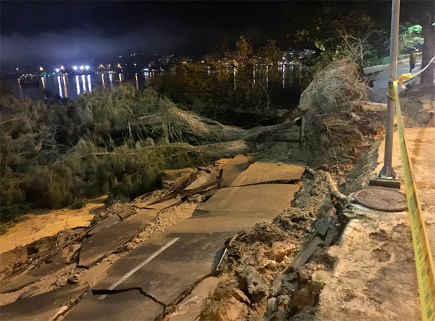 Trecho de 30 metros da ciclovia da Lagoa Rodrigo de Freitas, na zona sul do Rio de Janeiro, afundou na noite desta tera