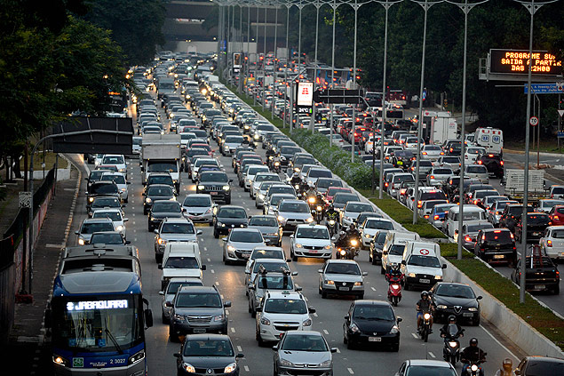 Trnsito na avenida 23 de Maio; cidade registrou o segundo congestionamento do ano