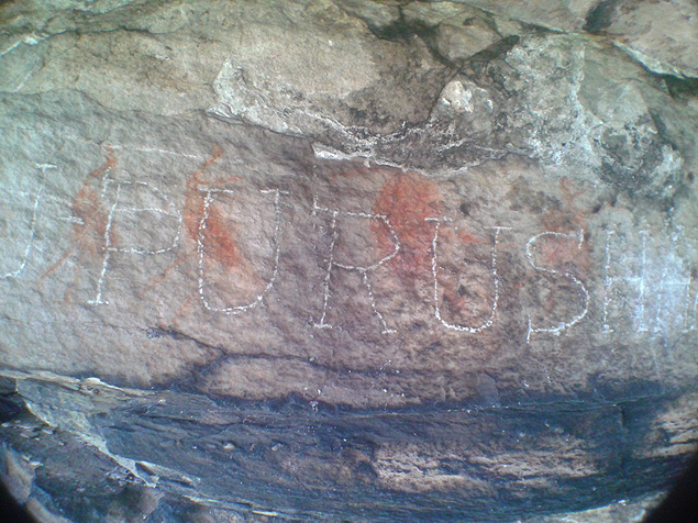 Vandalismo em stio arqueolgico de Ponta Grossa (PR)