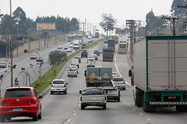 Caminhoneiro News  RODOJUNIOR TRANSPORTES E LOGÍSTICA LTDA, se despedem do  antigo FH que passará por transformação.