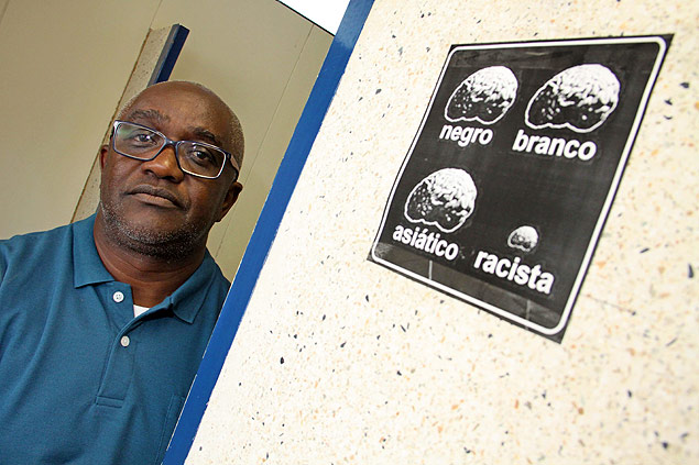 Juarez Xavier, professor da Unesp, que foi alvo de ofensas racistas escritas num banheiro da universidade